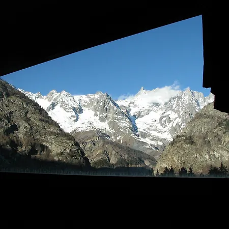 Le Grand 4* Courmayeur